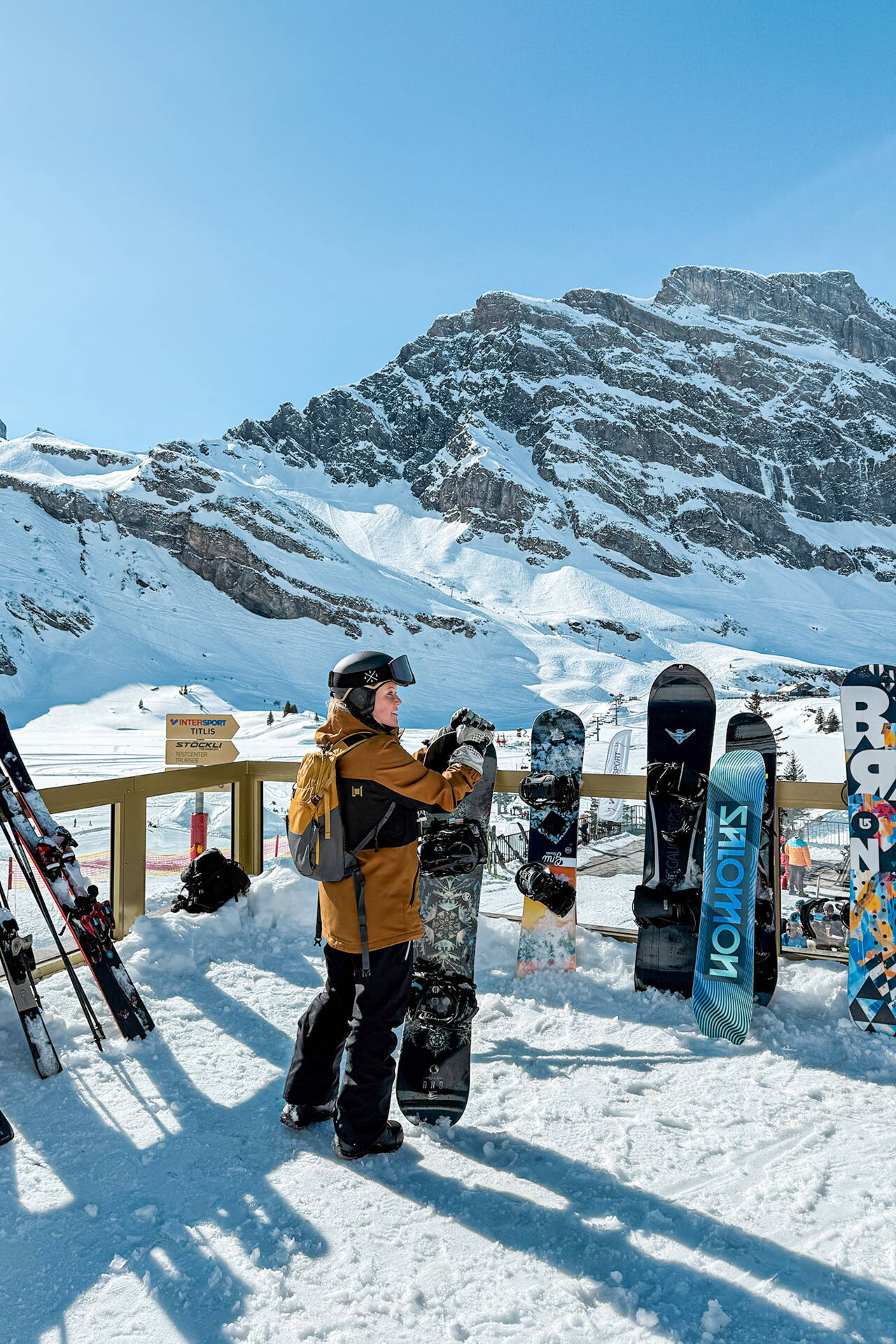 skiweekend_engelberg_snowboarderin_aussicht.jpg