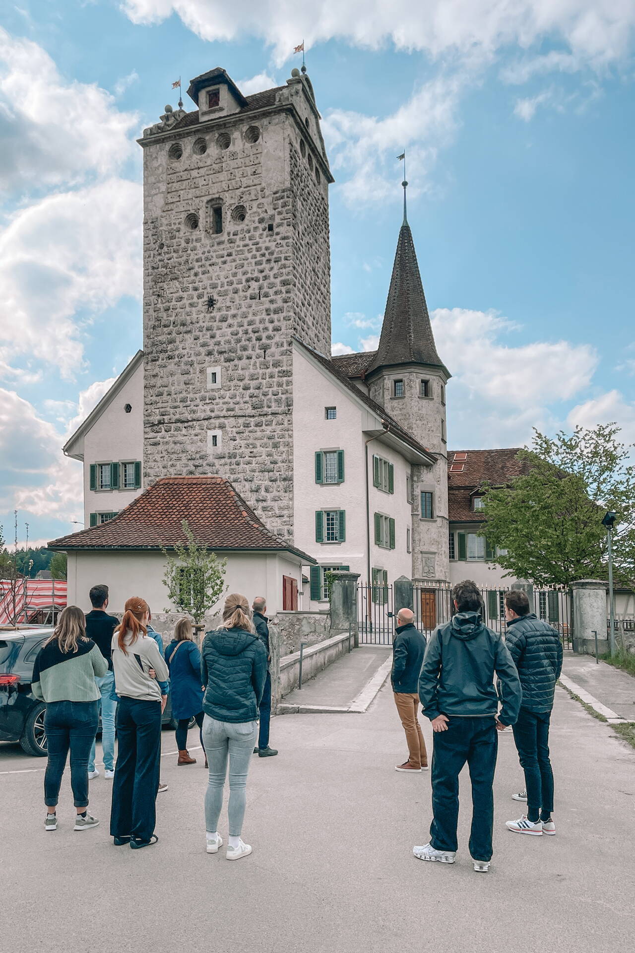 aarwangen_schloss_parkplatz.jpg
