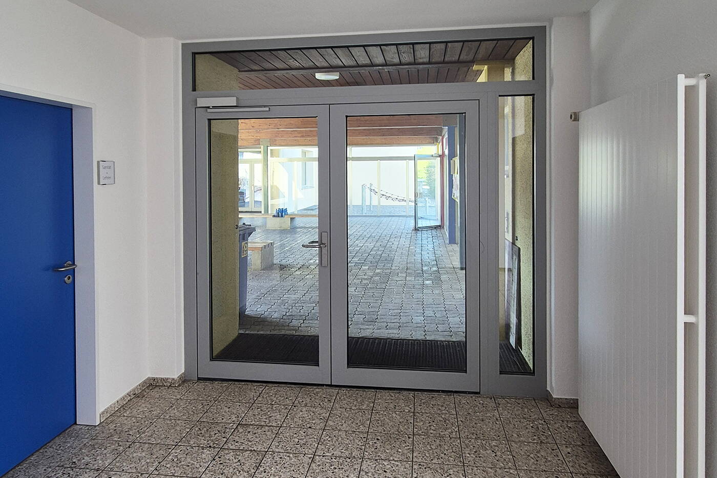 sanierung_roggliswil_schulareal_eingang.jpg