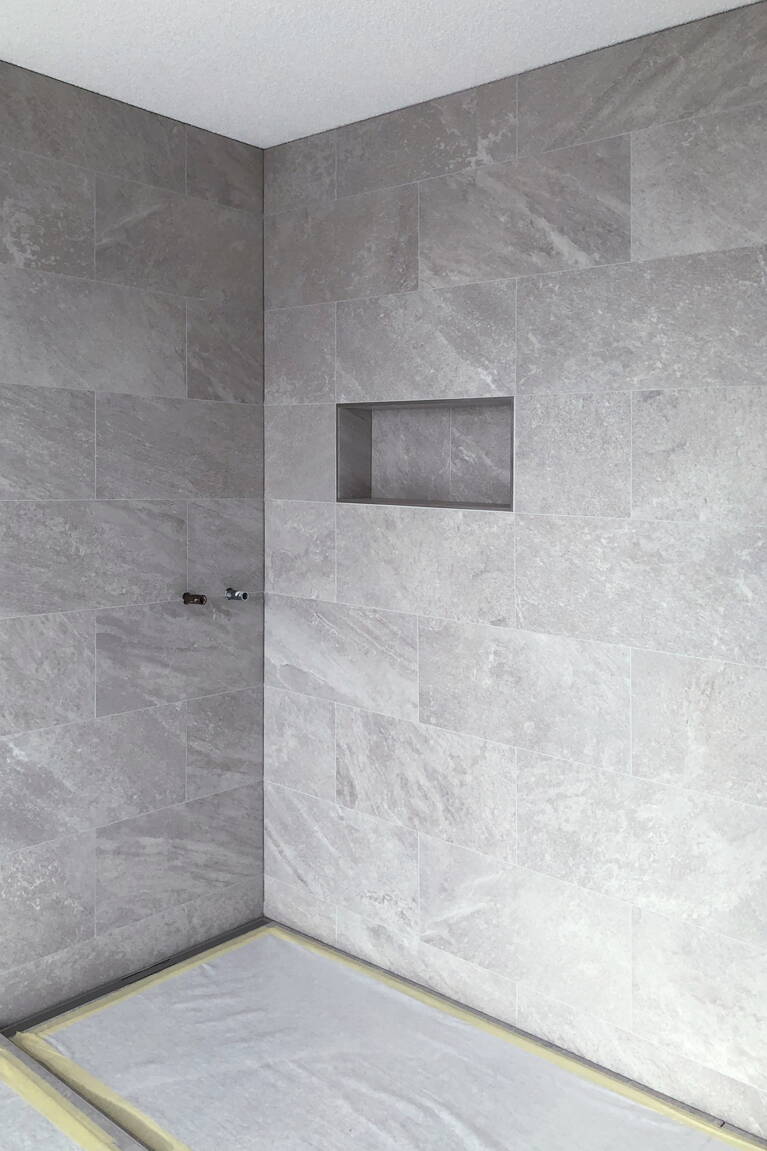 neubau_ueberbauung_kirchenfeld_dusche_fliesen.jpg