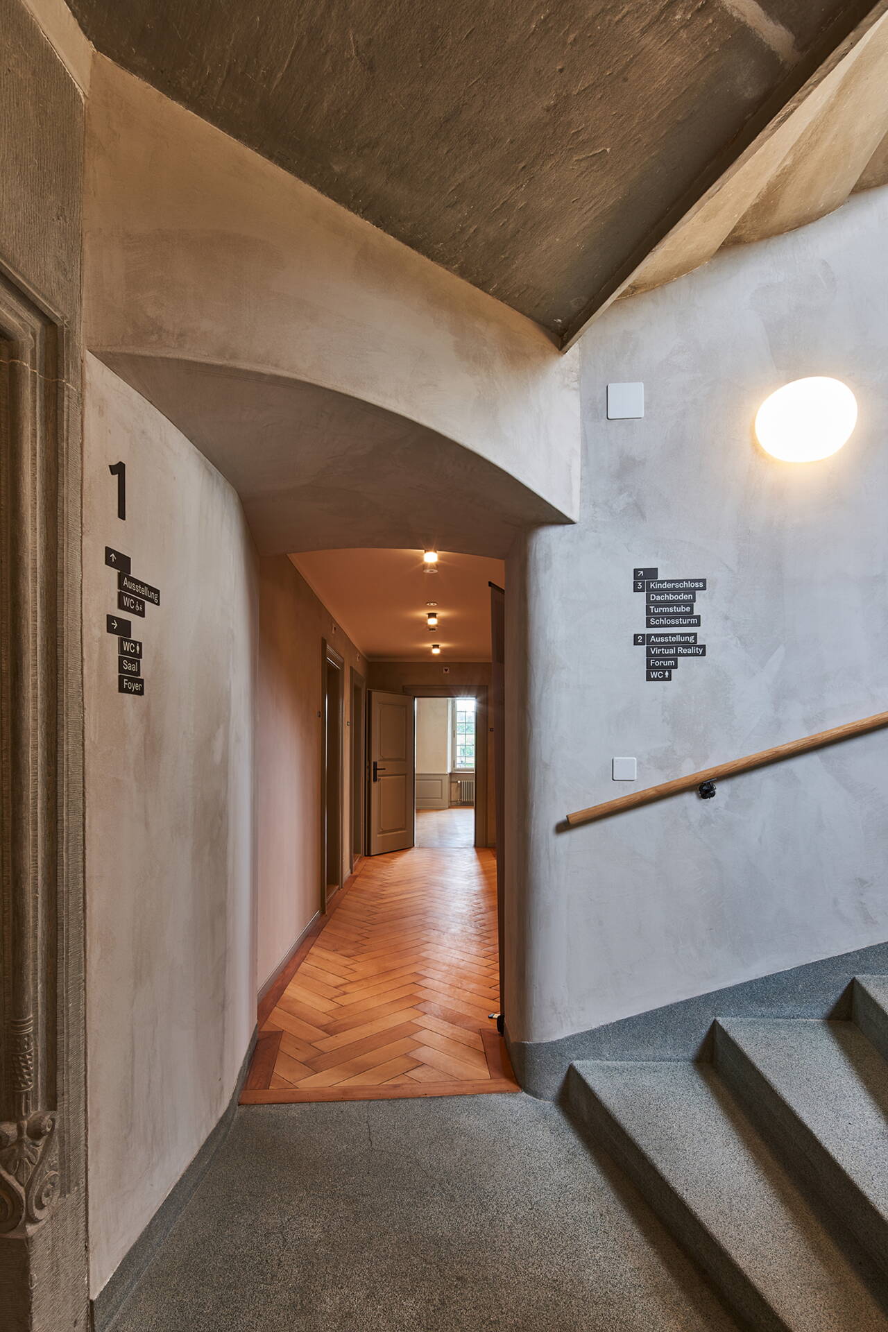 sanierung_schloss_aarwangen_treppenhaus_flur.jpg