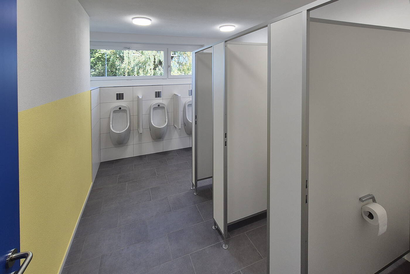 sanierung_roggliswil_schulareal_toiletten.jpg