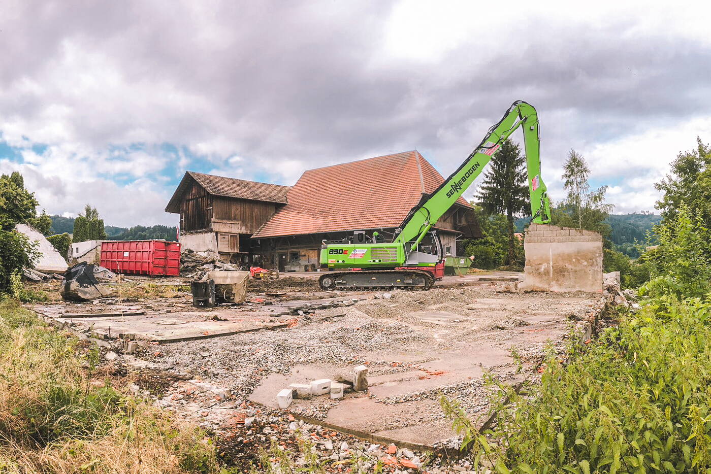 hasle_weidli_abbruch_bagger_bauernhaus.jpg