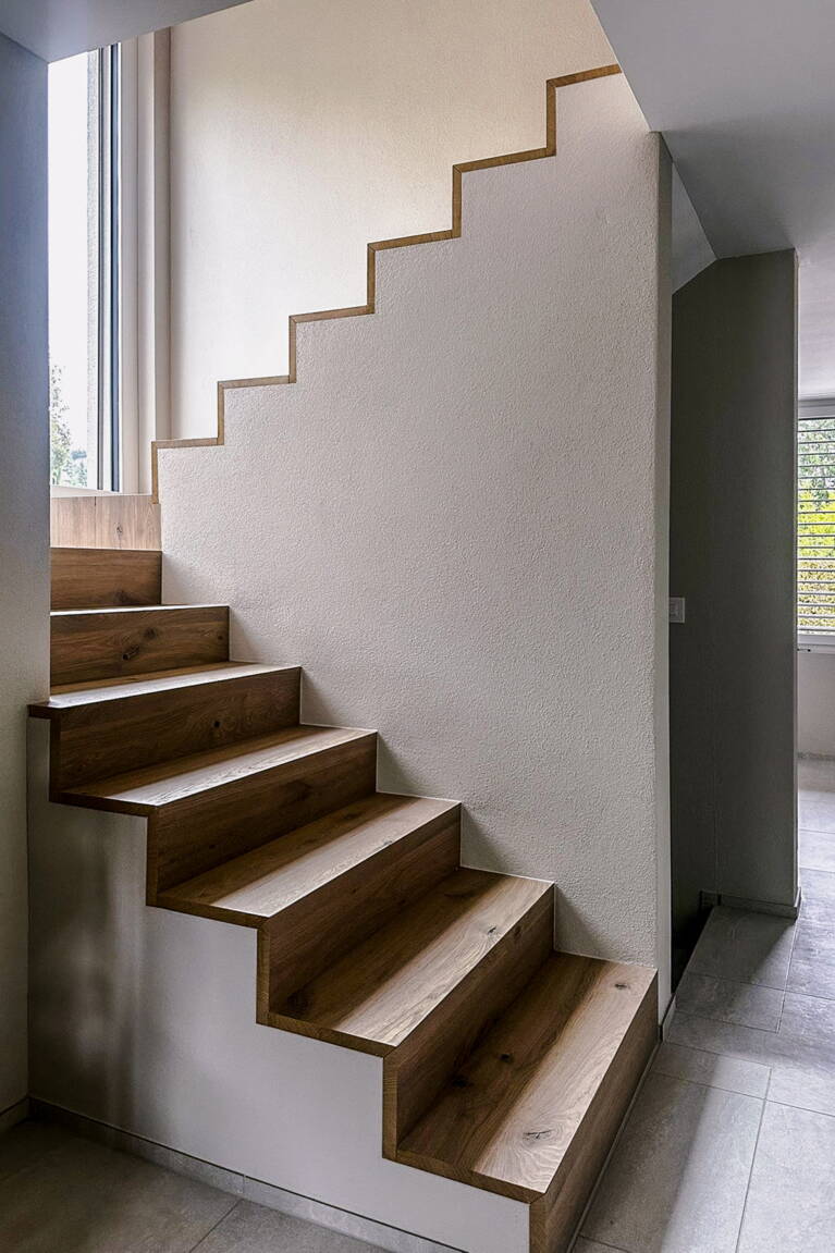 lostorf_neubau_2efh_treppe.jpg