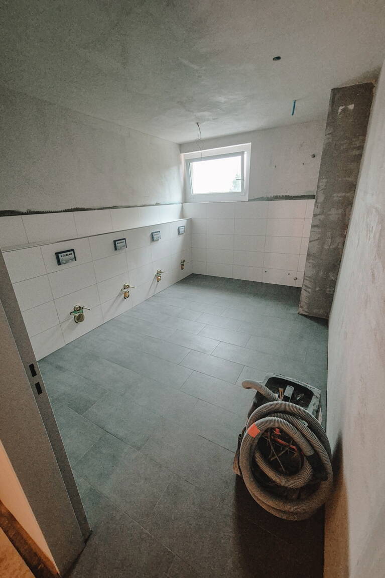 sanierung_roggliswil_schulareal_plattenleger_sanitaer.jpg