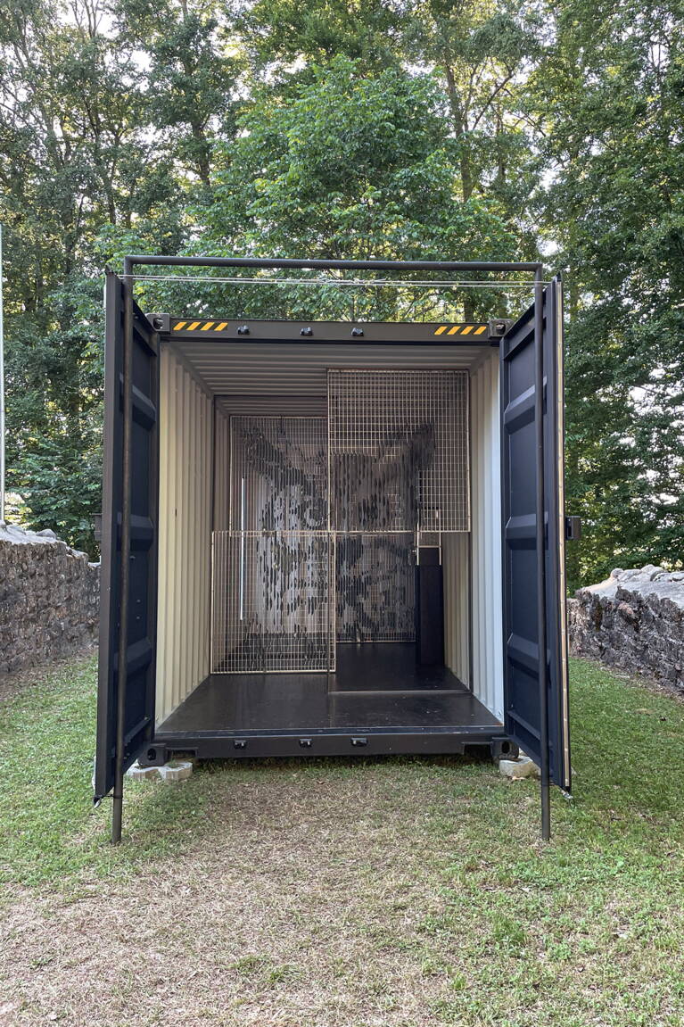 teamausflug_schlossberg_kunst_eule_container.jpg