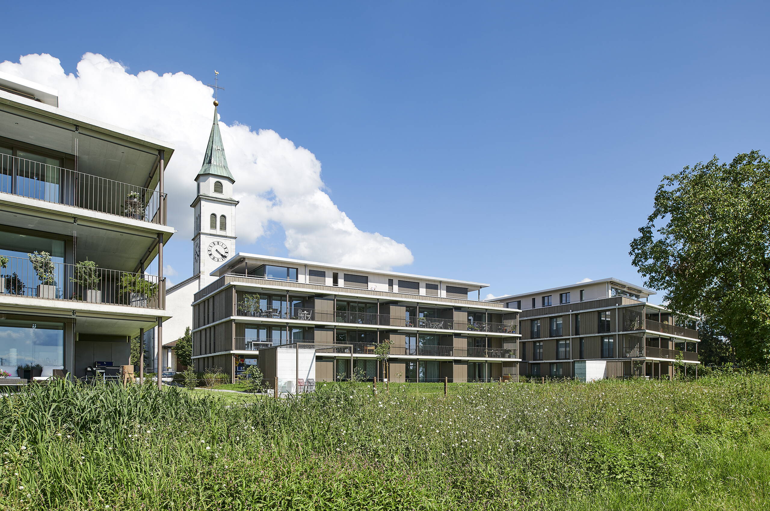 linde_kriegstetten_ueberbauung_mit_kirche.jpg