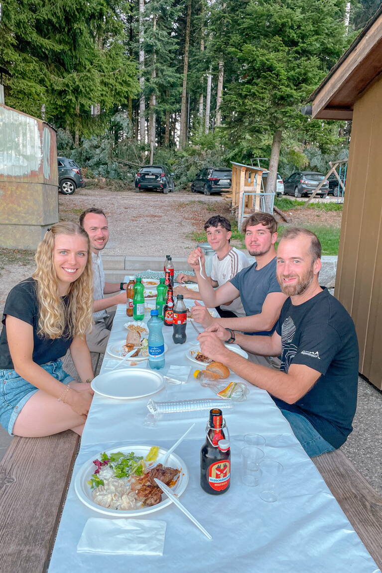 teamausflug_hornussen_essen_02.jpg