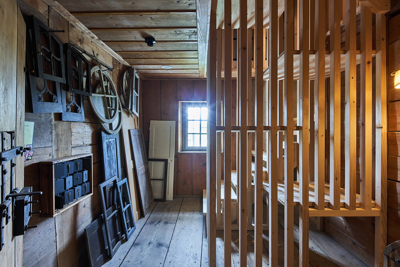sanierung_schloss_aarwangen_dachboden_zimmer.jpg