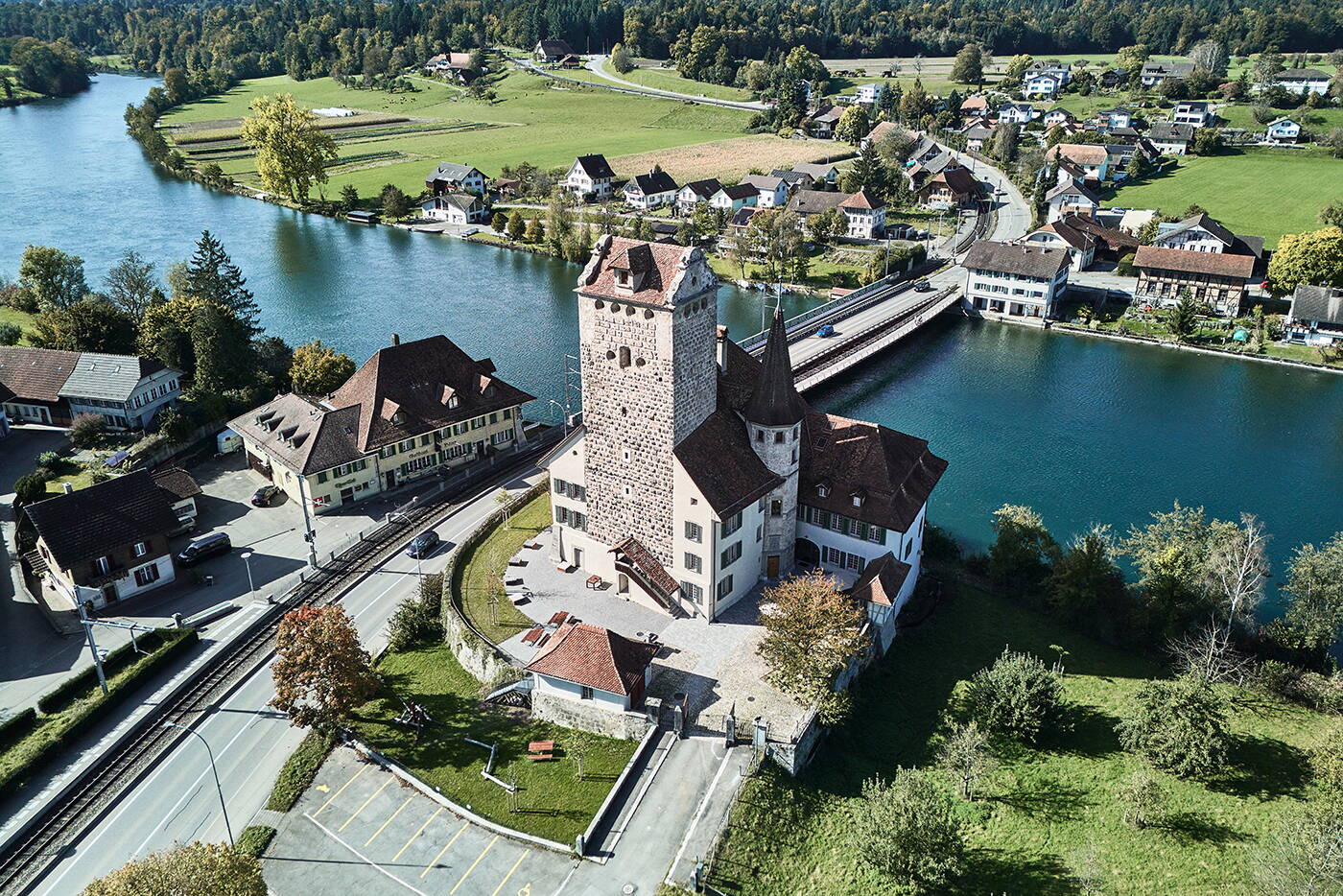 sanierung_schloss_aarwangen_vogelperspektive.jpg
