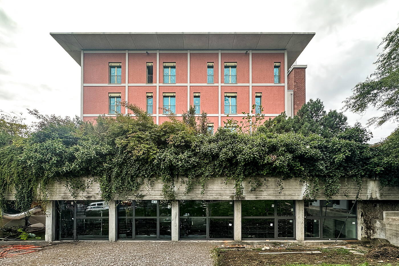 wiedlisbach_sanierung_hochhaus_fassade_umgebung.jpg