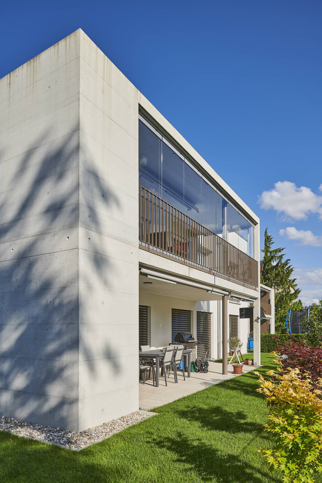 brunnenstrasse_aarwangen_fassade_terrasse.jpg