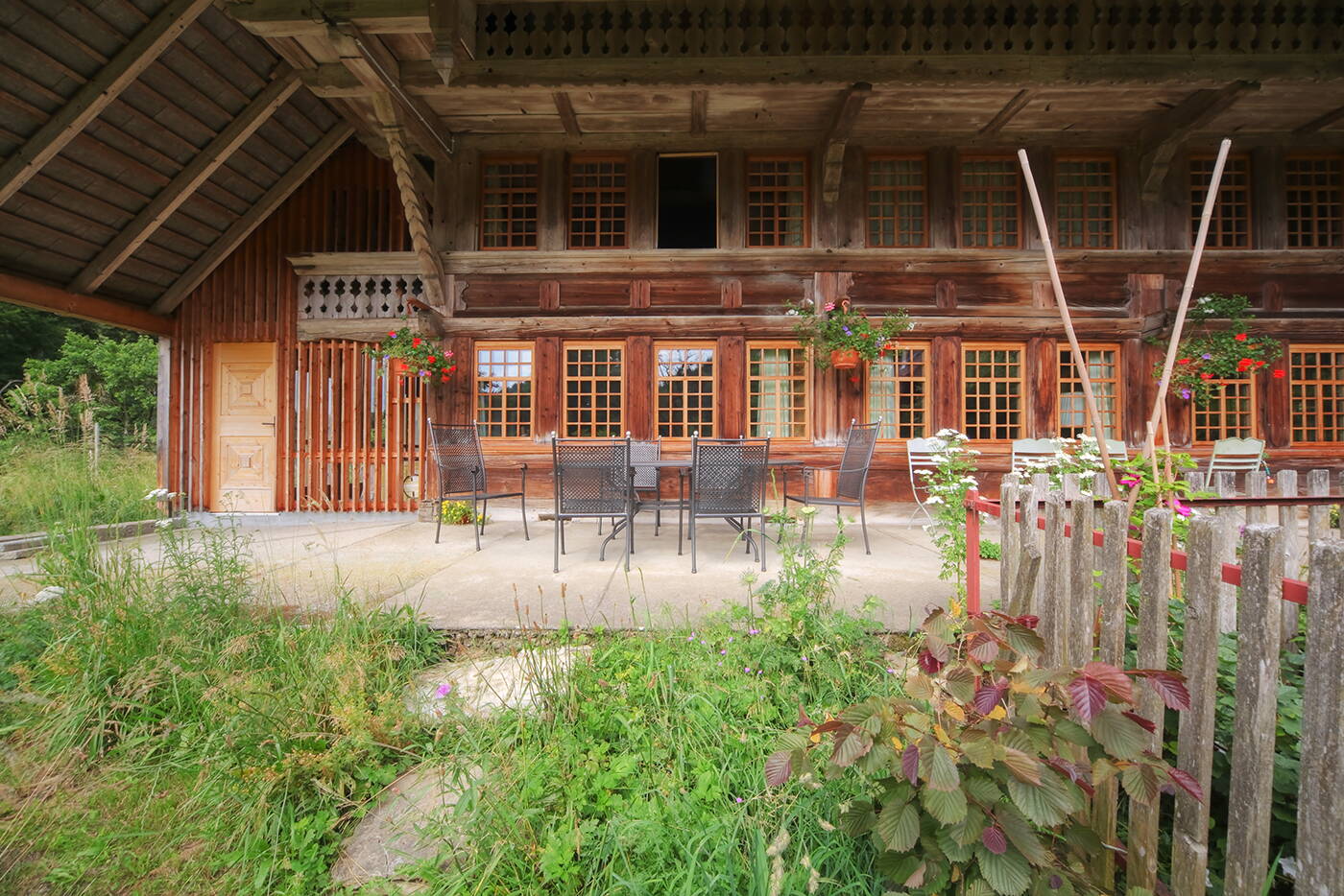 umbau_bauernhaus_melchnau_terrasse.jpg