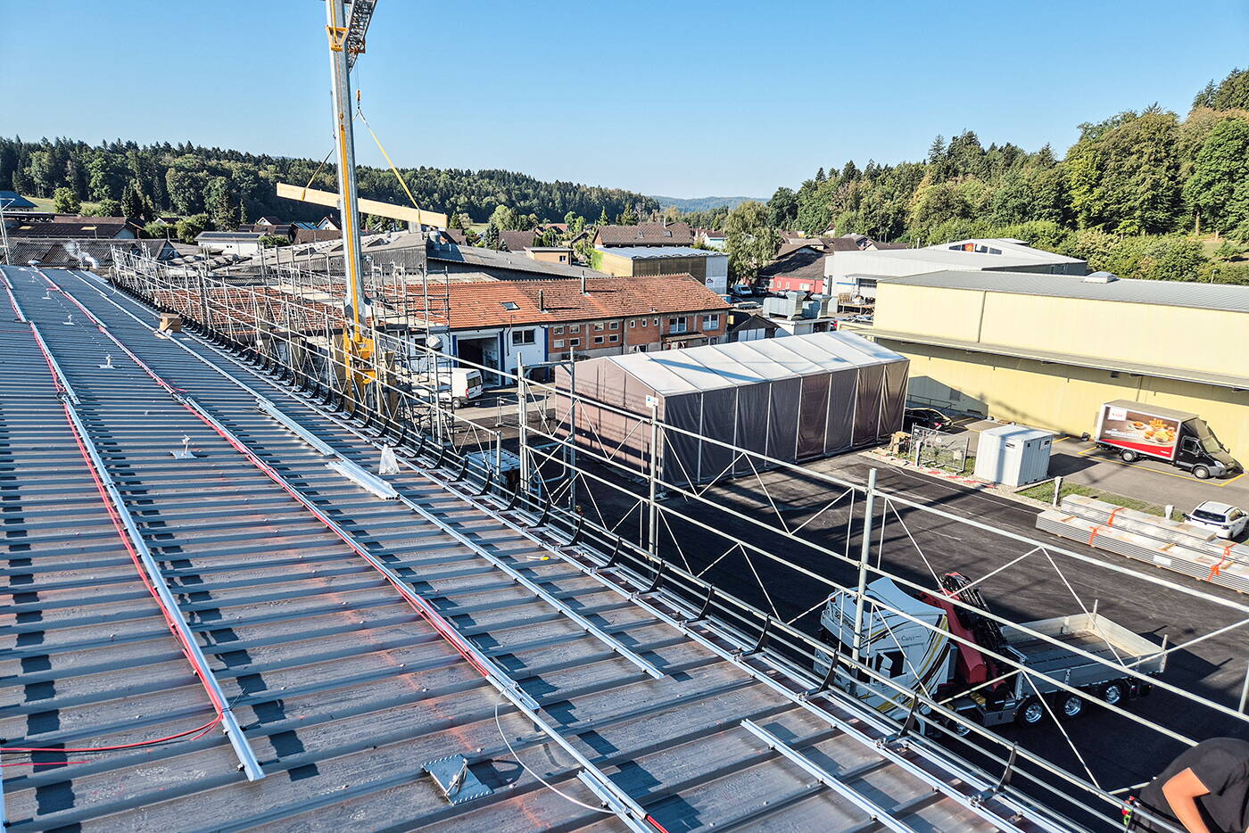 kadi_kartoffelhalle_dach_photovoltaik.jpg